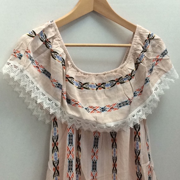 Southwestern Off The Shoulders Entro Mini - Picture 3 of 6